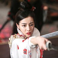 Chê gì thì chê, Địch Lệ Nhiệt Ba vẫn quá xinh đẹp trong ‘Lệ Cơ Truyện’