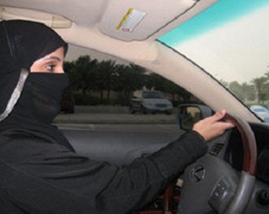 Ả-rập Xê-út chính thức bỏ lệnh cấm phụ nữ lái xe