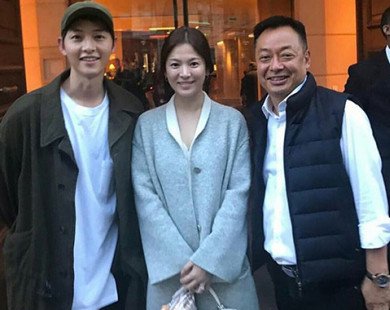 Song Joong Ki và Song Hye Kyo cùng để mặt mộc, chụp hình tình tứ tại Paris như đôi vợ chồng son