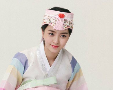 Cô bé đáng yêu Kim So Hyun: năm nào cũng mặc Hanbok xinh như hoa chúc mừng Trung Thu