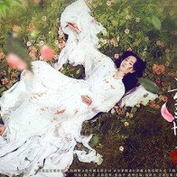 Sự trùng hợp đến ám ảnh của cảnh quay "biển hoa" trong những bộ phim cổ trang đình đám