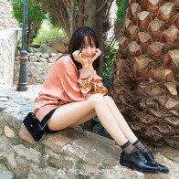 Địch Lệ Nhiệt Ba cắt tóc mái cực xinh trong bộ ảnh mừng tết Trung Thu