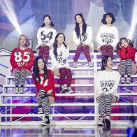 3/8 thành viên không tái ký hợp đồng với SM, ngày SNSD tan rã không còn xa?