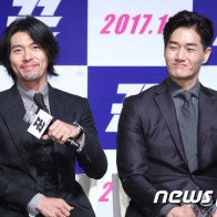 Không thể nhận ra Hyun Bin năm nào, "cựu" gương mặt đẹp nhất thế giới vẫn đẹp dù giản dị