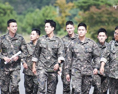 Biệt đội mỹ nam hàng đầu xứ Hàn trong quân ngũ thành hiện tượng vì đẹp hơn cả 