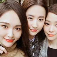 Khi mỹ nhân Hoa Ngữ đứng cạnh nhau: người đẹp nổi trội, người bị dìm không thương tiếc