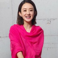 Triệu Lệ Dĩnh rạng rỡ và vẫn đáng yêu như cô bé trong sinh nhật tuổi 30