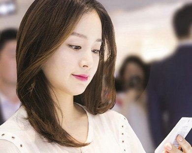 Kim Tae Hee vừa tái xuất đã hứng gạch đá: dân mạng mỉa giàu mà tham khi dùng MXH để quảng cáo