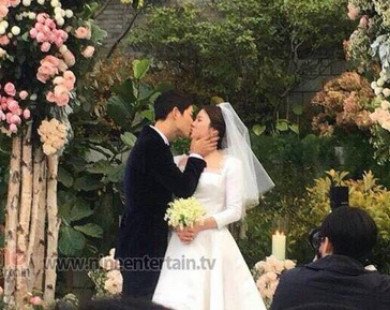 Toàn cảnh siêu đám cưới Song Joong Ki - Song Hye Kyo: Chú rể hạnh phúc hôn ghì cô dâu