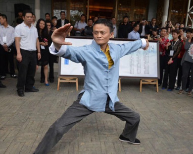 Làm nghệ thuật như Jack Ma: Đầu tư phim lỗ, đóng vai chính phim võ thuật kiêm hát nhạc phim!