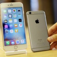 Apple thừa nhận iPhone chậm đi theo thời gian