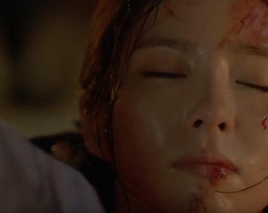 Mải ngủ bên phu quân, Shin Se Kyung bị vợ cũ của Kim Rae Won thiêu sống