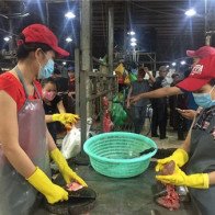 Giá heo hơi tăng nhẹ, thị trường 'dội' hàng