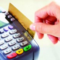 Bỏ ý định cho thẻ tín dụng ứng tiền mặt tại POS dưới 5 triệu đồng mỗi ngày