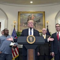 TT Trump áp thuế trừng phạt 60 tỷ USD nhắm vào Trung Quốc