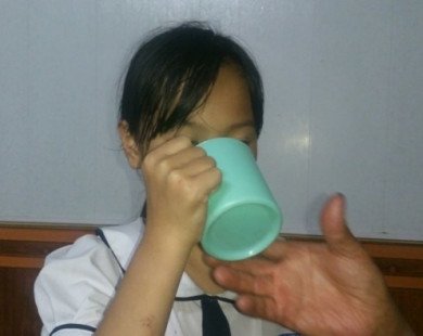 Hải Phòng: Cô giáo bắt học sinh uống nước giặt giẻ lau bảng để răn đe vì nói chuyện trong lớp