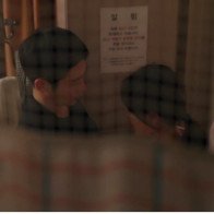 "Chị Đẹp" tập 8: Chị gái Jung Hae In biến sắc khi nhìn thấy thứ này trong phòng anh