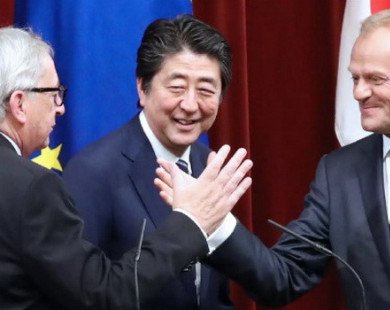 Nhật, EU, Nam Mỹ ký hàng loạt hiệp định tự do thương mại mới, Mỹ bị cô lập