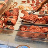 Mù mờ nguồn gốc thịt ngoại