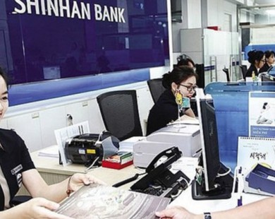 “Bốc hơi” 45 triệu trong thẻ, Shinhan Bank yêu cầu khách trả 5% phí