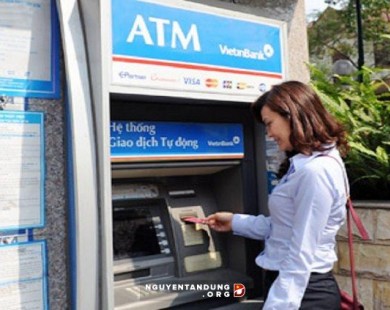 Khách hàng bực bội vì một thẻ ATM đang gánh cả “rừng” loại phí