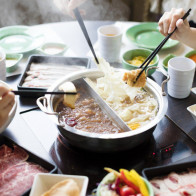 Cùng đi ăn lẩu, gia đình 9 người nhiễm virus corona ở Hồng Kông