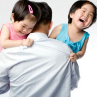 Gia đình sinh 2 con một bề sẽ được miễn/giảm học phí, hỗ trợ mua bảo hiểm y tế học sinh