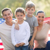 Khảo sát bất ngờ: Người Mỹ càng già càng giàu?