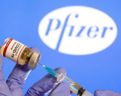 Nghiên cứu trên 10.000 người hé lộ hiệu quả cao của liều vaccine Pfizer thứ ba