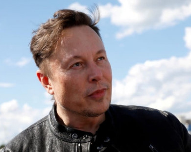 Elon Musk bán gần 7 tỷ USD cổ phiếu Tesla một tuần