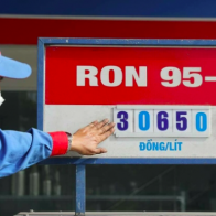 Giá xăng vượt 30.500 đồng một lít