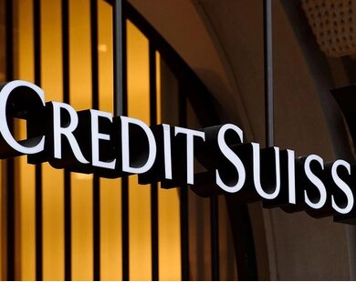 Bloomberg: UBS sẽ sa thải hơn một nửa nhân viên của Credit Suisse