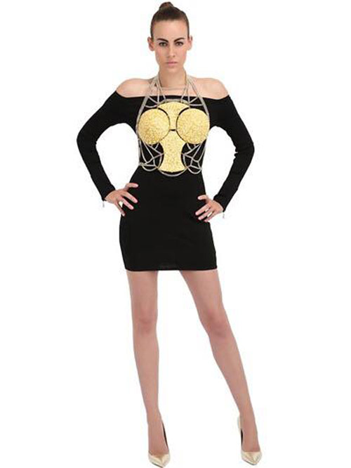 Huyền Ny gây sốc khi nhái Madonna ngày đầu xuân