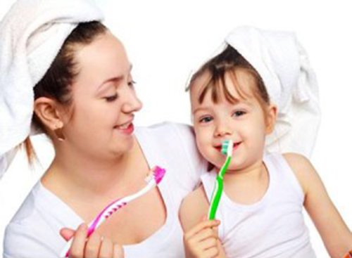 5 bí quyết giúp mẹ tập đánh răng cho bé