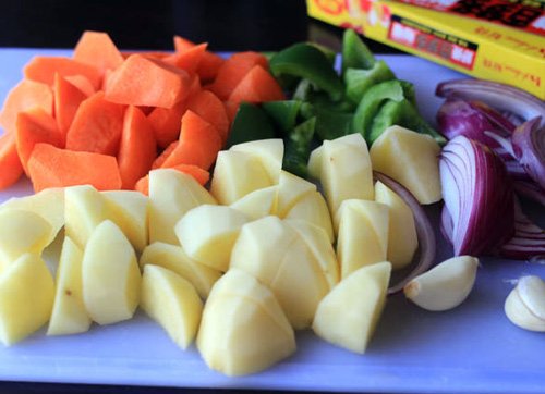 Cách làm cà ri bò khoai tây ngon miễn chê