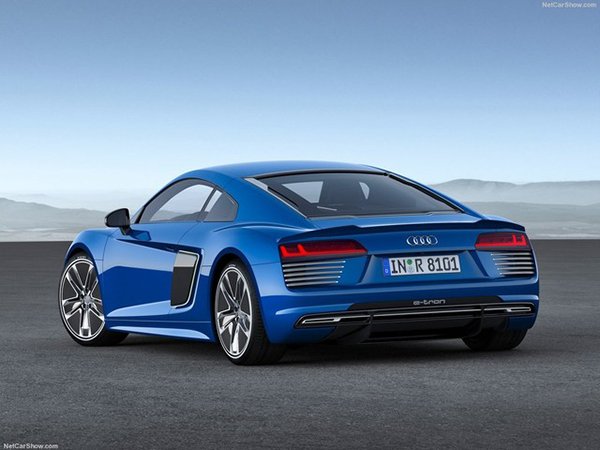 Audi R8 e-Tron – “Phòng thí nghiệm di động”