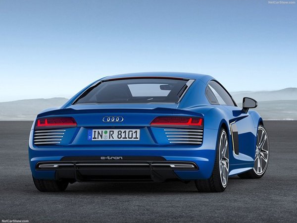 Audi R8 e-Tron – “Phòng thí nghiệm di động”