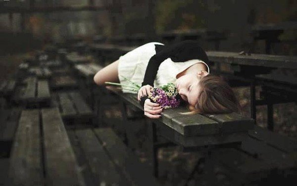 Là con người đang yêu quá phức tạp đó thôi!