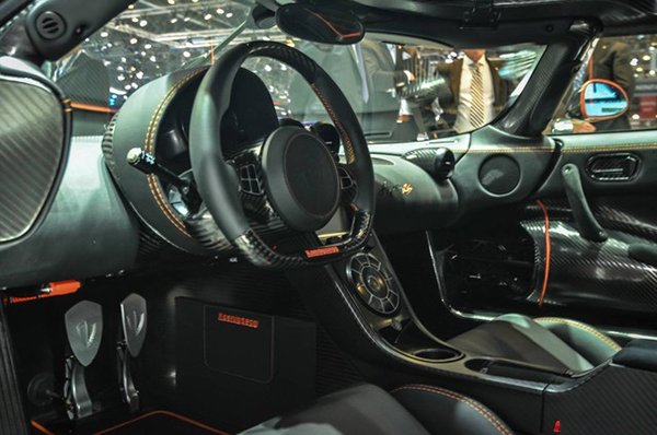 Koenigsegg bất ngờ lộ thông tin về xe 4 cửa