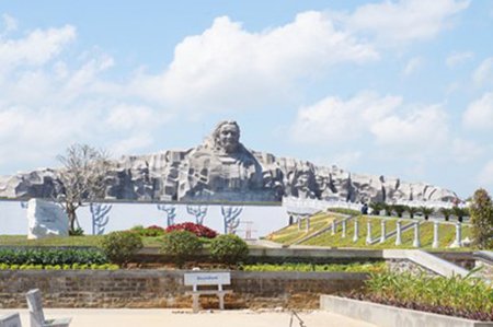 Ngắm tượng đài Mẹ Việt Nam anh hùng lớn nhất nước