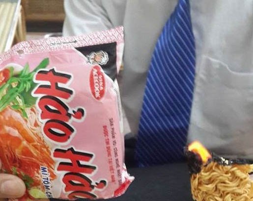 Mì Hảo Hảo đốt cháy như giấy: Có gì bất thường?