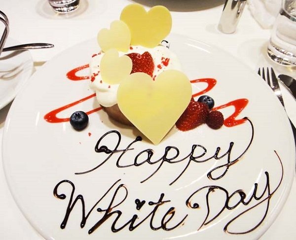 Valentine Trắng giới trẻ nô nức đi mua Socola tươi