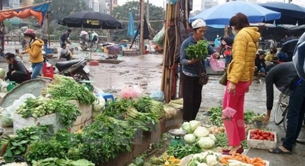 Tăng giá xăng, điện: Cước vận tải ổn định, giá thực phẩm tăng nhẹ