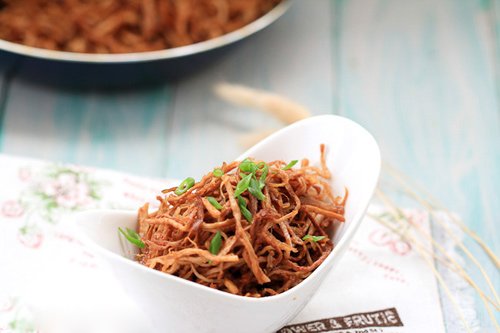 Thăn lợn xé sợi xào khô, bạn thử chưa?