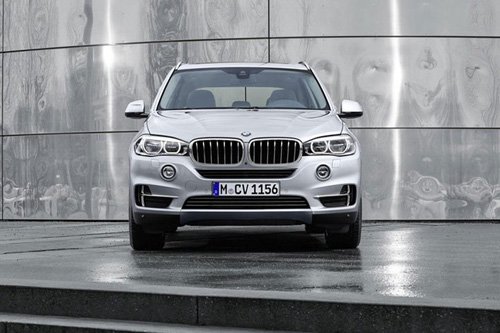 BMW X5 phiên bản “ngốn” 3,3 lít/100 km trình làng