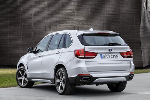 BMW X5 phiên bản “ngốn” 3,3 lít/100 km trình làng