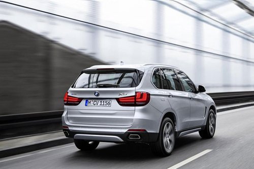 BMW X5 phiên bản “ngốn” 3,3 lít/100 km trình làng