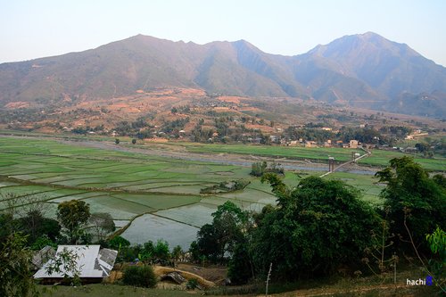 Vẻ thanh bình và hùng vĩ bên dòng sông Nậm Mu