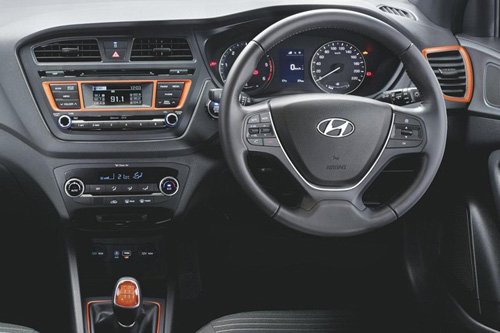 Xe cỡ nhỏ Hyundai i20 Active: Cơ bắp và nam tính hơn