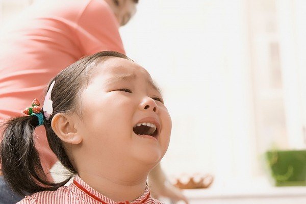 4 lời khuyên cho mẹ khi bé khóc dai